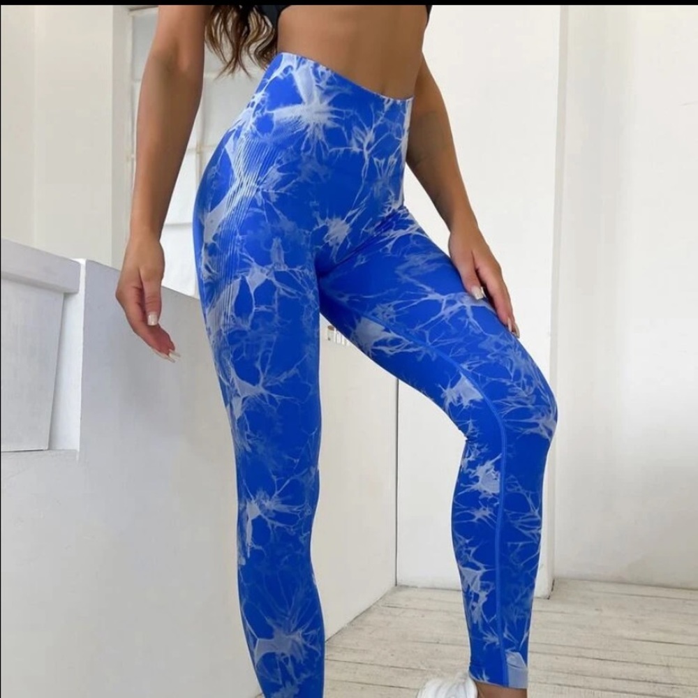 NEW INVENTORY 🏀Tie Dye Seamless Sports Leggings🏀 - Picture 3 of 8